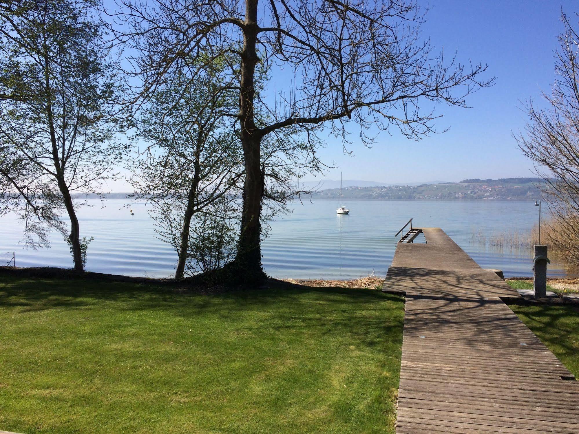 Morat Gaste Zimmer Exterior foto